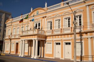 Prefeitura de Rio Grande RS oferece 115 vagas para professores