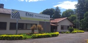 Escola Técnica oferece 20 vagas para professores cadastrarem-se