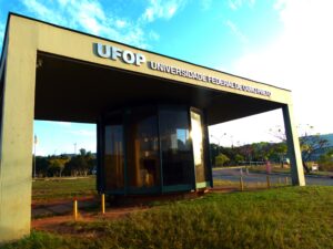 UFOP: Vaga para Professor Substituto em Matemática