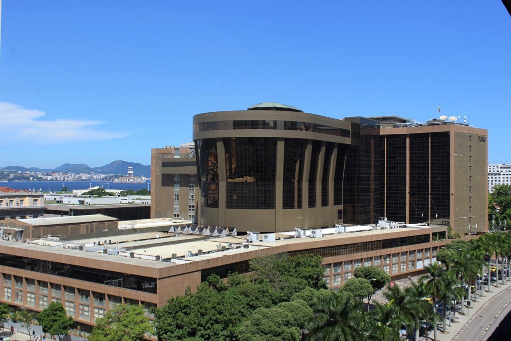 Destaques de concursos PM e notas do TJ RJ – 11 de outubro