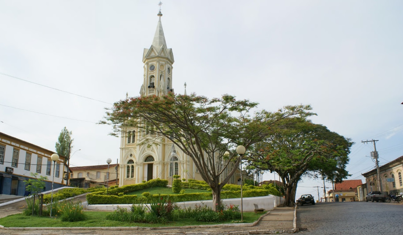 Prefeitura de Entre Rios de Minas MG: 32 Vagas Abertas!